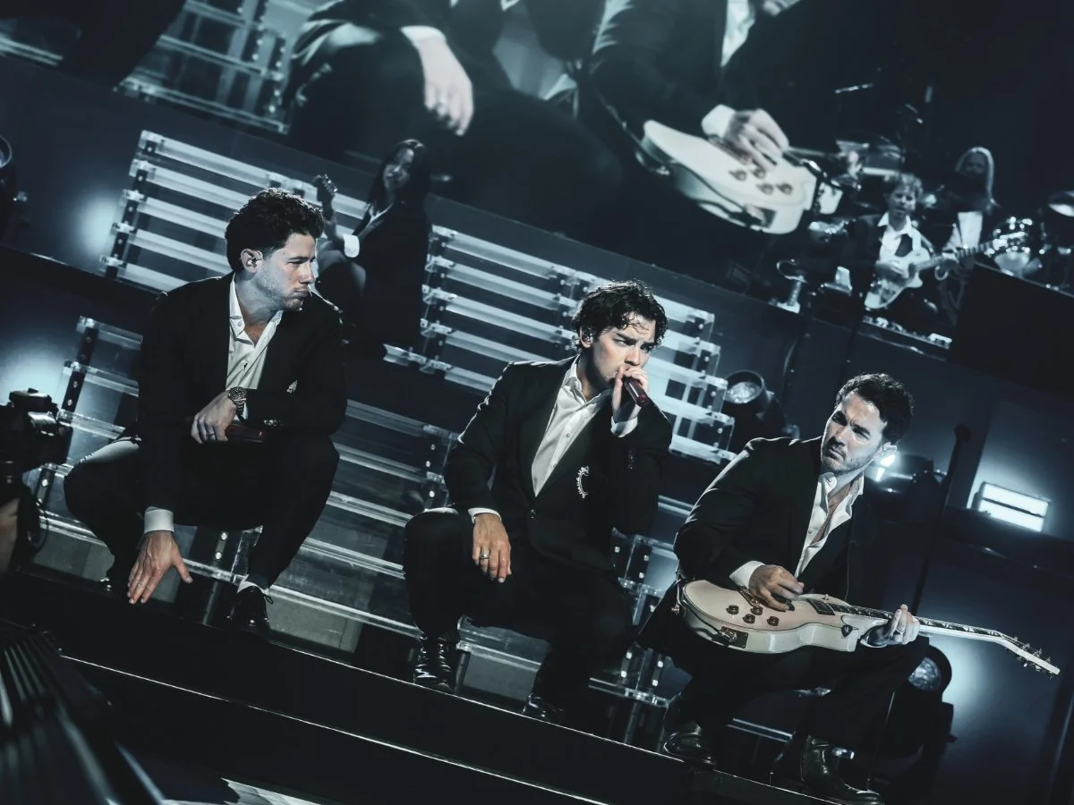 Jonas Brothers no palco da The Burning Up Tour All Over Again