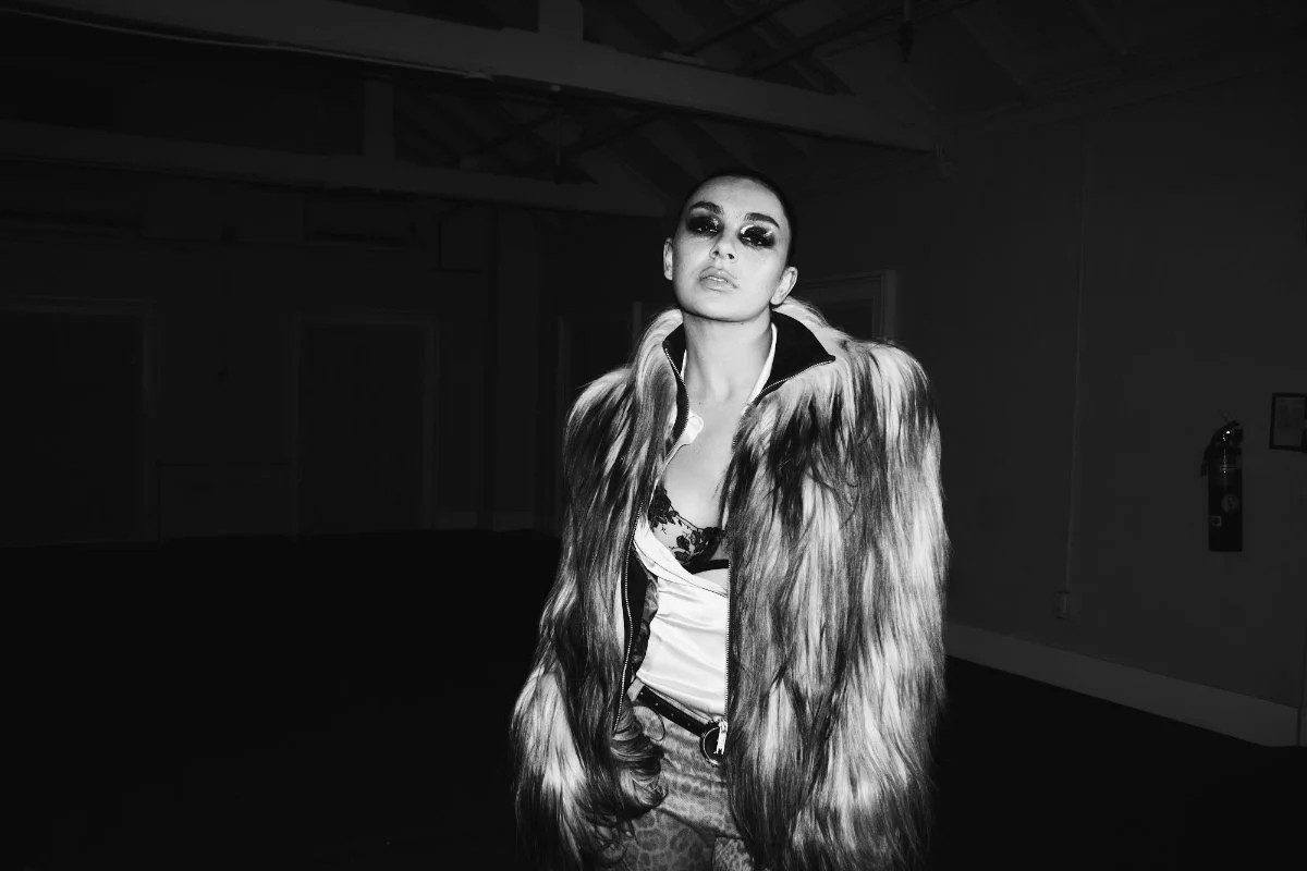 Charli xcx, headliner do domingo do Lollapalooza Brasil 2027