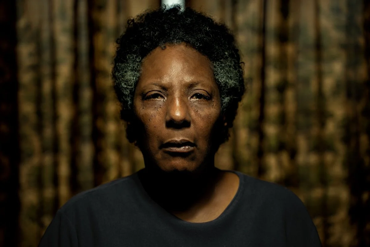Rejane Faria como Vicentina no filme brasileiro Vicentina Pede Desculpas, lan&ccedil;amento da Netflix em novembro