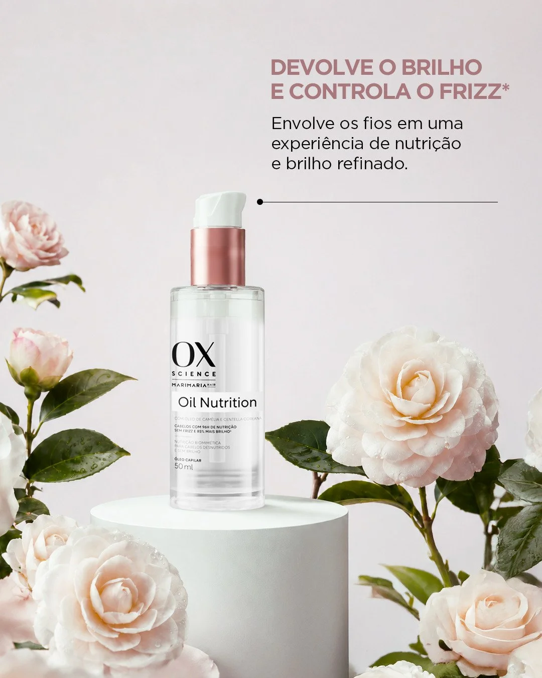 Óleo Nutritivo da linha OX Science Oil Nutrition entre flores de camélia