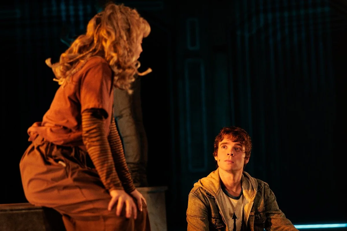 Annabeth e Percy em cena do musical Percy Jackson O Ladr&atilde;o de Raios
