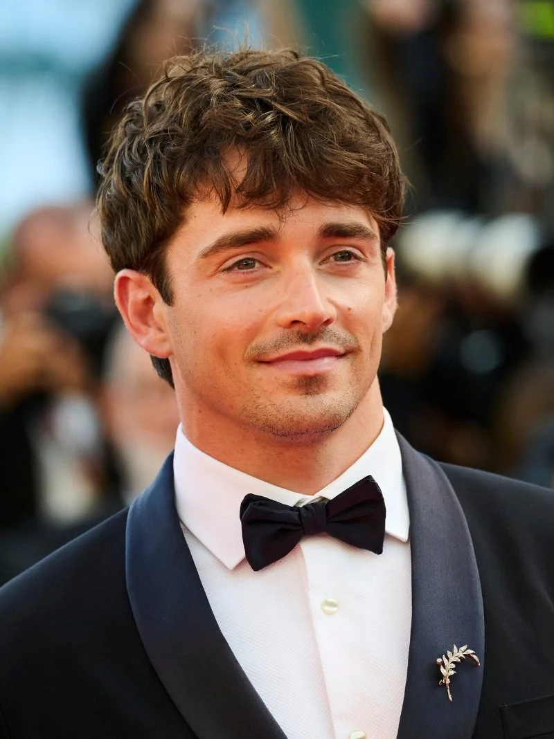 Charles Leclerc, piloto da Ferrari, de smoking no Festival de Cannes 2026