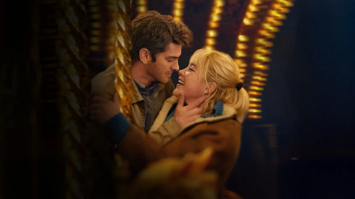 Florence Pugh e Andrew Garfield no filme Todo Tempo Que Temos, que chega ao Prime Video