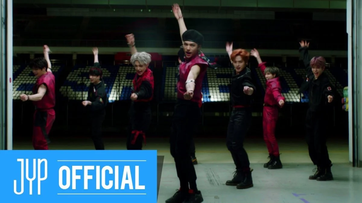 Cena do clipe de God's Menu, do Stray Kids, um dos grupos de K-pop mais ouvidos do Brasil