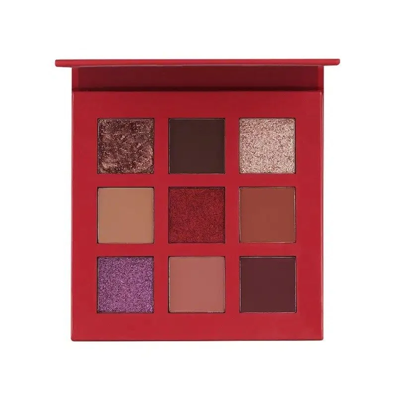 Paleta de sombras Vult Amour com tons roxos para maquiagem de bruxa no Halloween