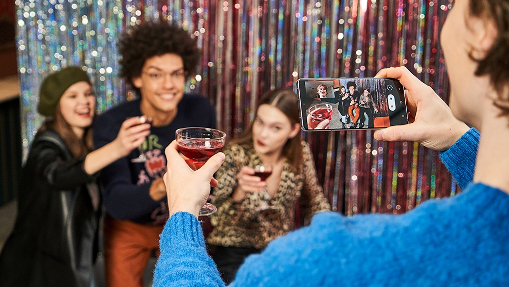 Os celulares que não te deixam na mão durante o carnaval