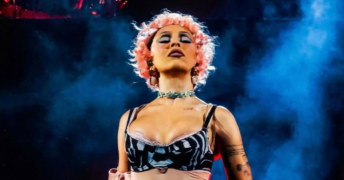 Doja Cat revive os anos 80 em performance única no Suhai Music Hall