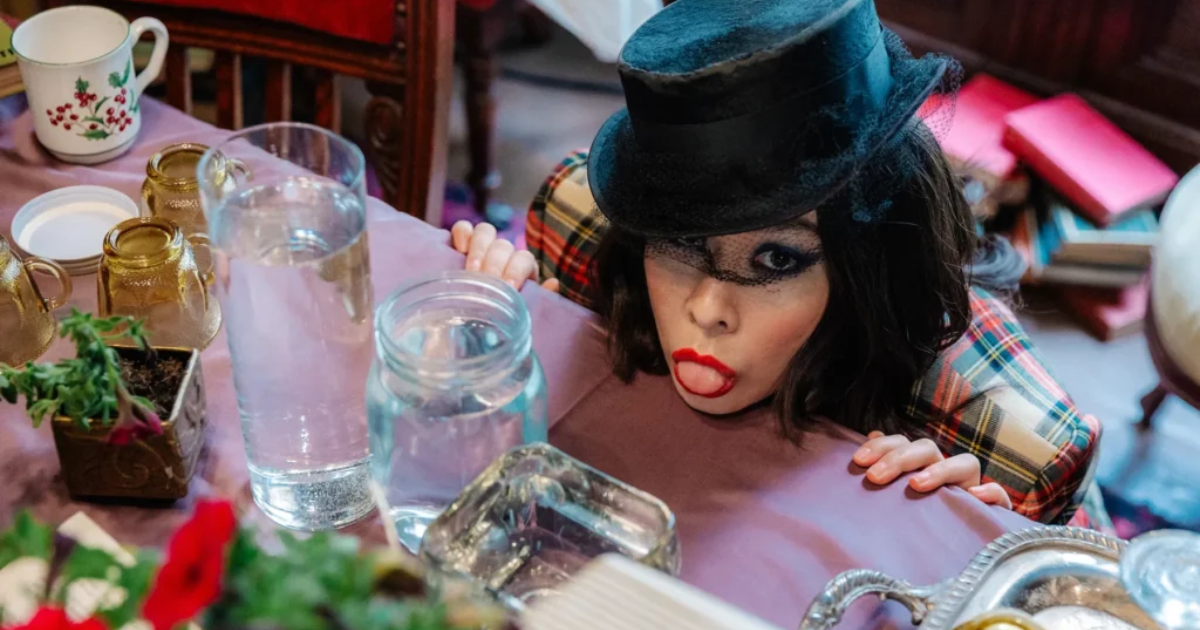 ‘Nothing’s About to Happen to Me’: Veja o que achamos sobre o novo álbum da Mitski