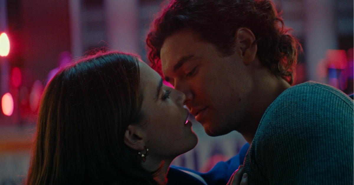 ‘Off Campus: Amores Improváveis’ ganha trailer e data de estreia no Prime Video