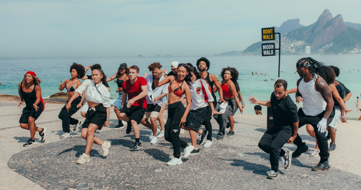 ‘Moonwalk to Michael’ chega ao Brasil e transforma as ruas em uma grande pista de dança
