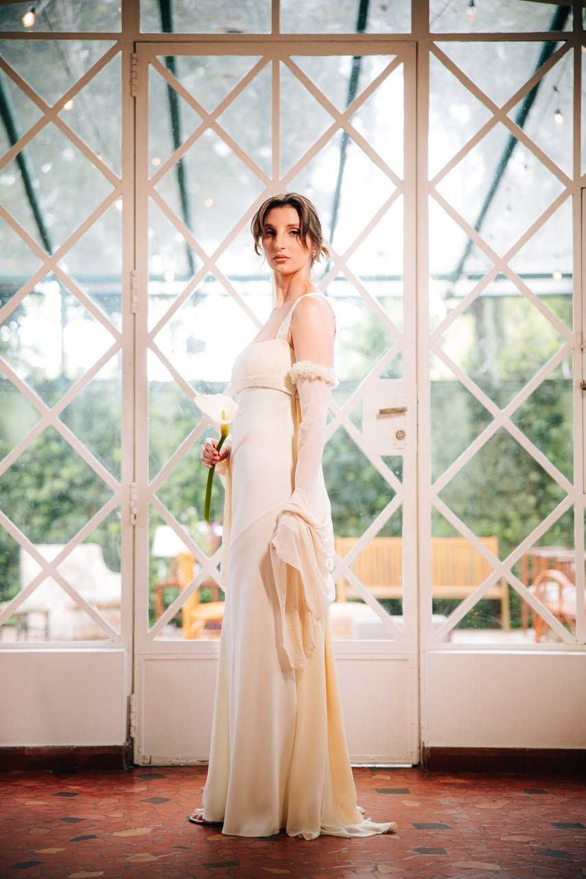 Gabie Fernandes se casa com vestido de Gloria Coelho garimpado em brechó