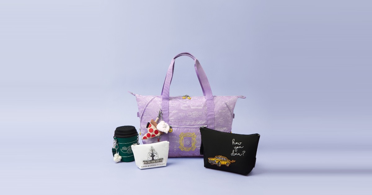 Kipling x Friends: collab leva série icônica para diversos itens da marca