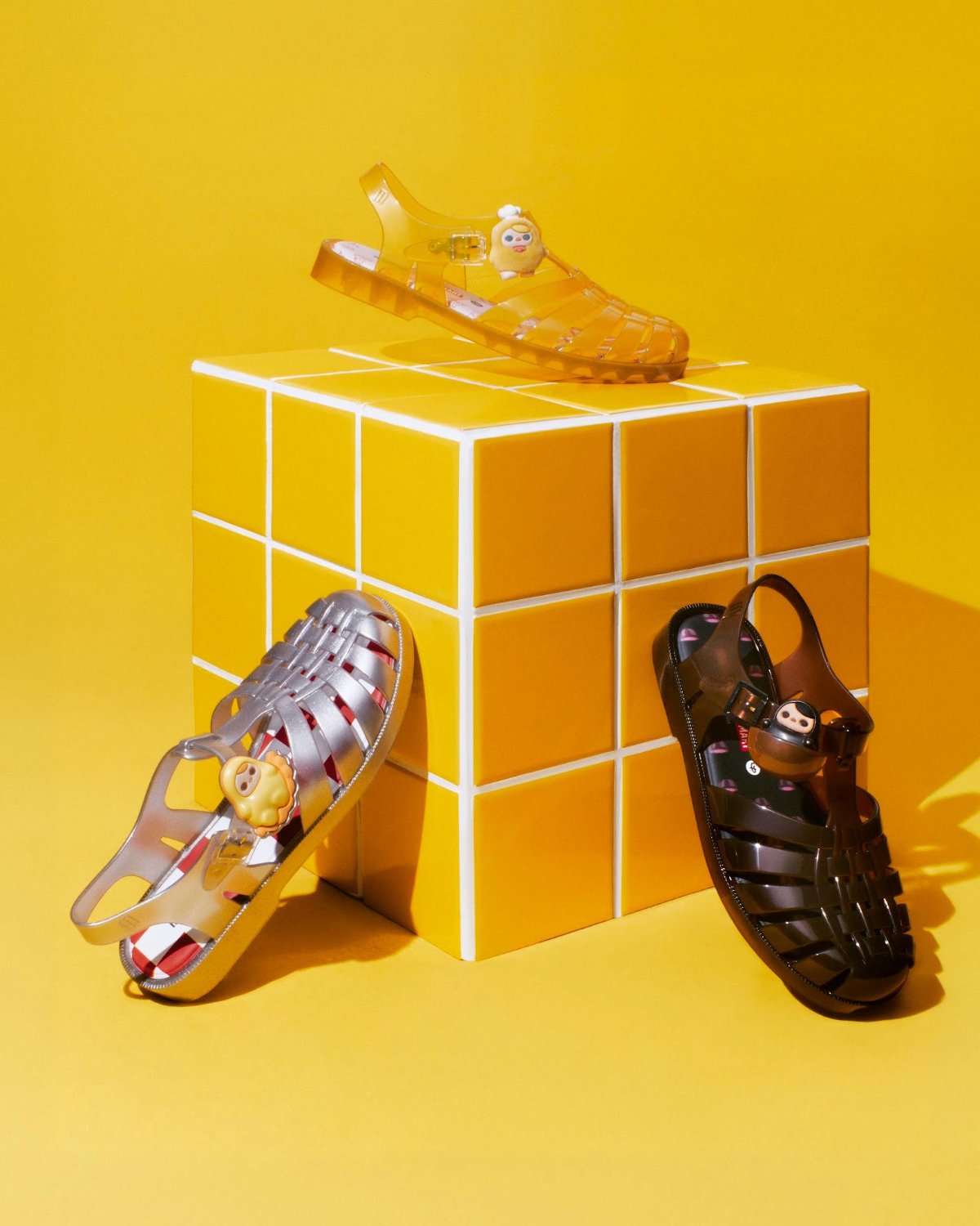 Melissa e POP MART lançam collab da PUCKY, com direito a bolsa de ovo frito
