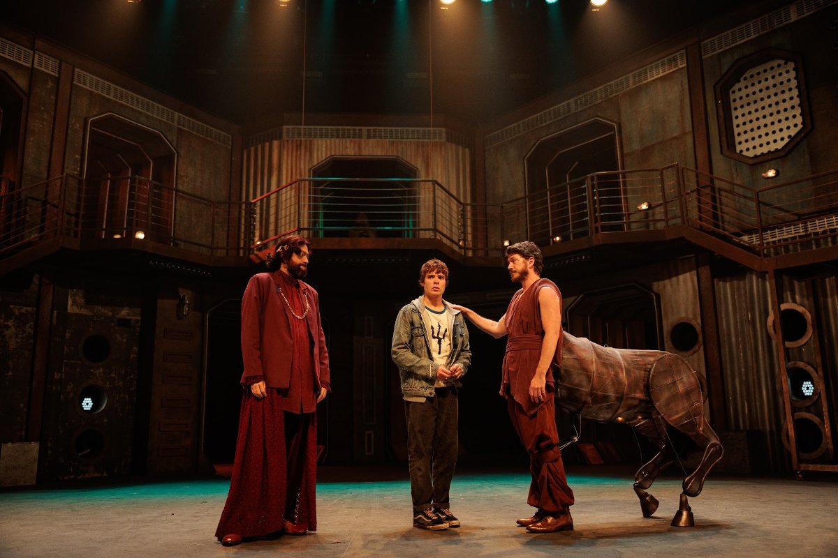Musical de Percy Jackson estende temporada em SP até 29 de novembro